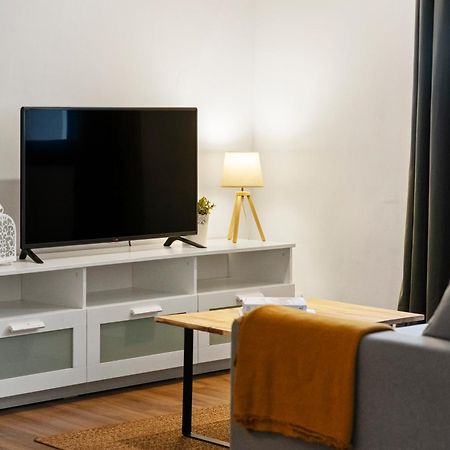 Lodging Apartments Liceu 11 Barcelona Kültér fotó